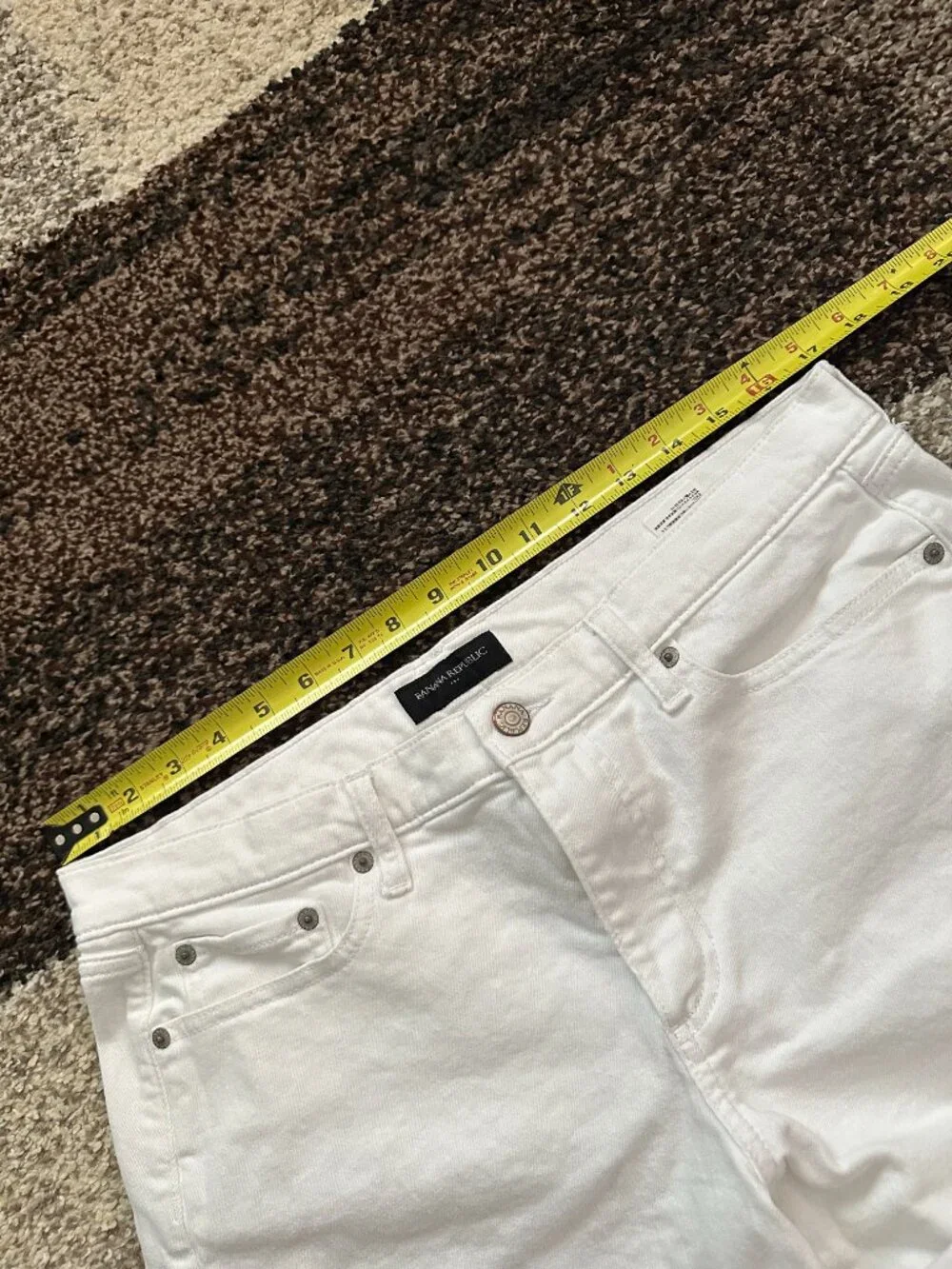BANANA REPUBLIC (8) White Denim Roll Cuff Shorts 4